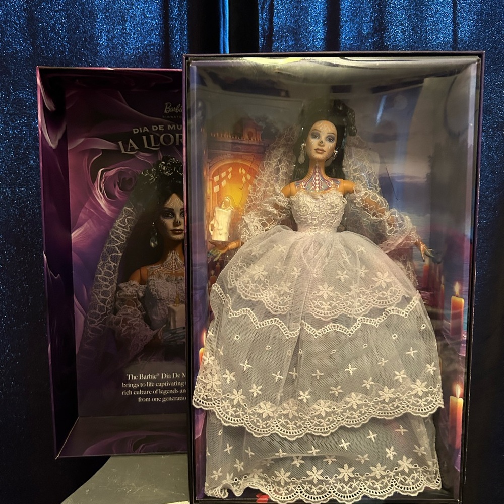 Barbie La LLorona Doll in White and Blue - Picture 2 of 6